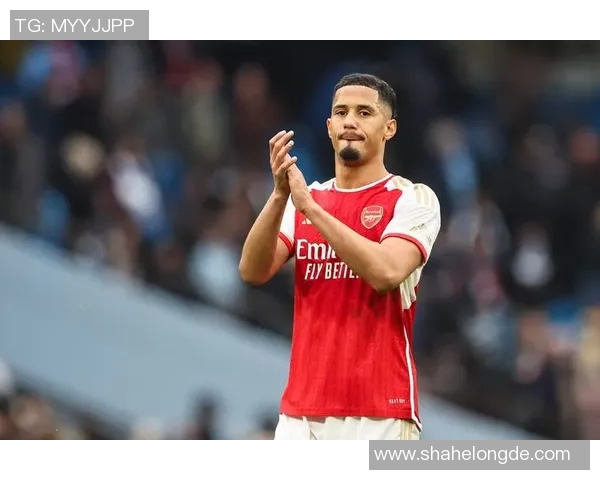 篮球场上的足球明星如何在多元运动中展现卓越才能与魅力