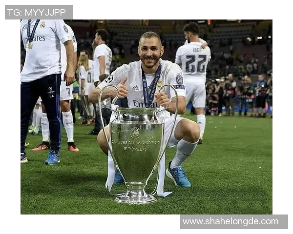 璀璨星光闪耀绿茵场欧冠足球明星精彩瞬间回顾