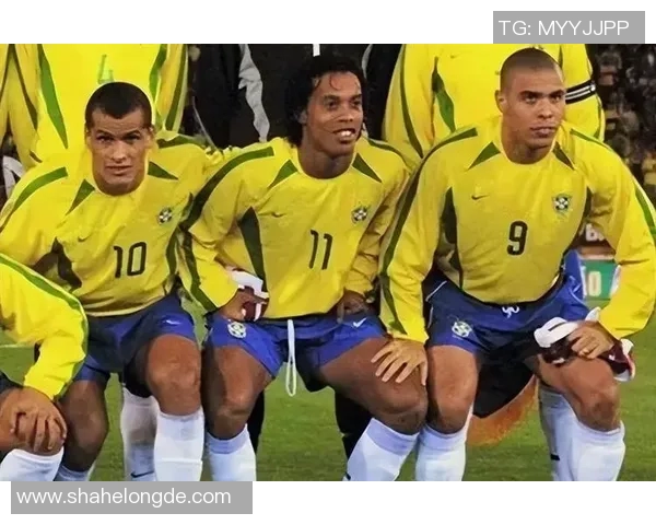 足球明星小罗身价揭秘他在全球足坛的影响力与商业价值分析 足球明星小罗身价揭秘他在全球足坛的影响力与商业价值分析