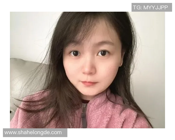 足球明星的吉林媳妇高清美照曝光引发网友热议与关注 足球明星的吉林媳妇高清美照曝光引发网友热议与关注